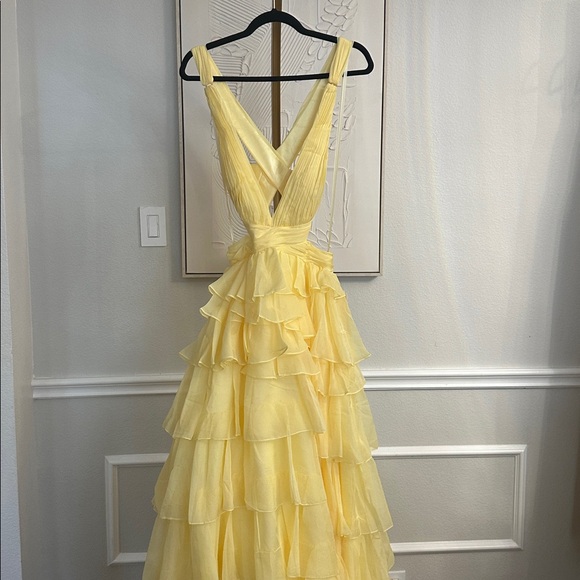 Mac Duggal Yellow Ruffled Prom Dress - Picture 7 of 8